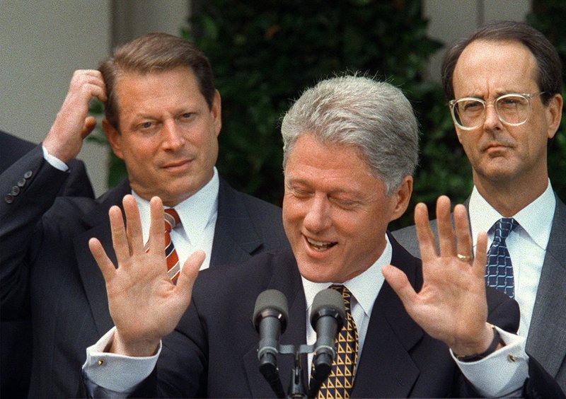 Τι είπε ο Μπιλ Κλίντον για τη σχέση του με τη Μόνικα Λεβίνσκι, πριν 20 χρόνια [εικόνες] | iefimerida.gr 1