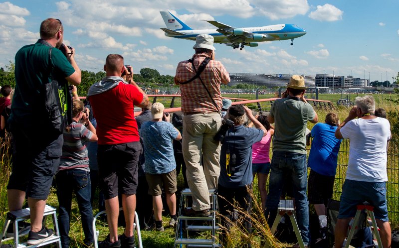 Οι Τραμπ στο Αμβούργο -Με φόρεμα αξίας 2.650 ευρώ η Μελάνια [εικόνες] | iefimerida.gr 6