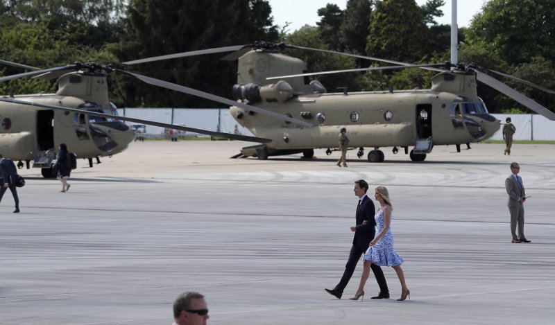 Οι Τραμπ στο Αμβούργο -Με φόρεμα αξίας 2.650 ευρώ η Μελάνια [εικόνες] | iefimerida.gr 5