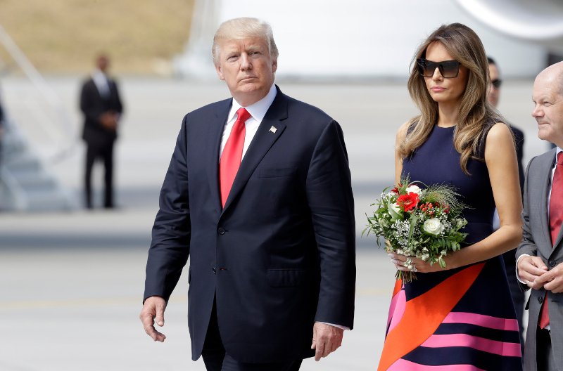 Οι Τραμπ στο Αμβούργο -Με φόρεμα αξίας 2.650 ευρώ η Μελάνια [εικόνες] | iefimerida.gr 1