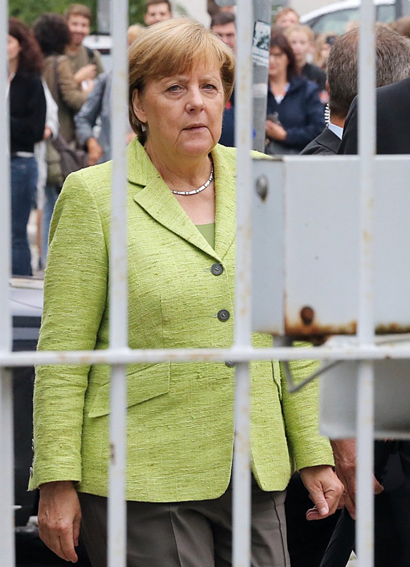 Η Μέρκελ πήγε σε πρώην φυλακή της Στάζι -Συμβολική κίνηση ενόψει εκλογών [εικόνες] | iefimerida.gr 0