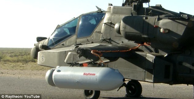 Επιτυχημένη η πρώτη βολή όπλου λέιζερ από επιθετικό ελικόπτερο [βίντεο]  | iefimerida.gr 1