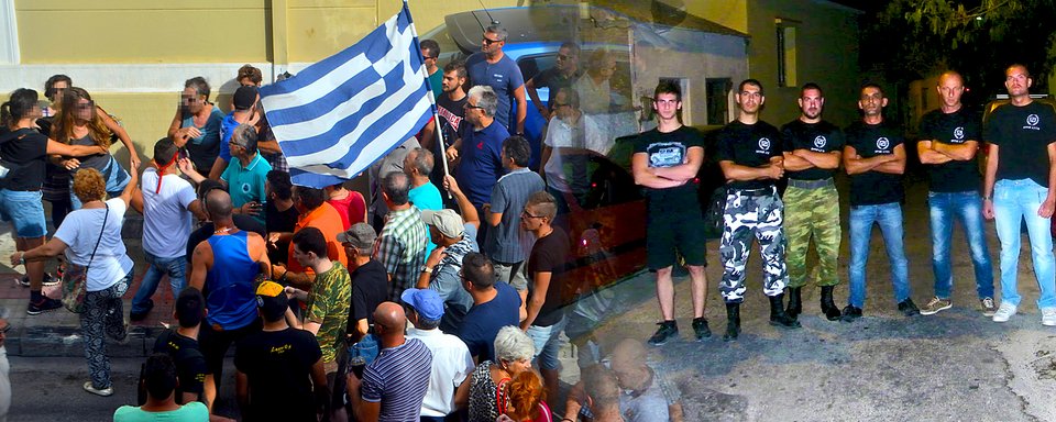 Λέσβος: Η στιγμή που μέλη της Χρυσής Αυγής επιτίθενται σε 3 εθελόντριες [εικόνα] | iefimerida.gr 0