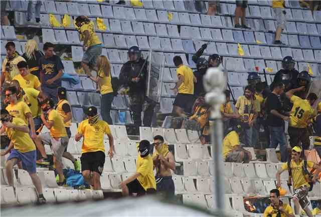 Αγρια επεισόδια στον τελικό Κυπέλλου στην Κύπρο [εικόνες] | iefimerida.gr 3