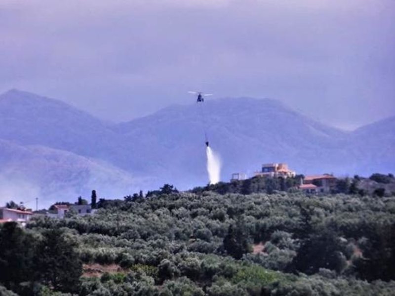 Υπό έλεγχο η μεγάλη φωτιά στα Χανιά [εικόνες & βίντεο] | iefimerida.gr 1