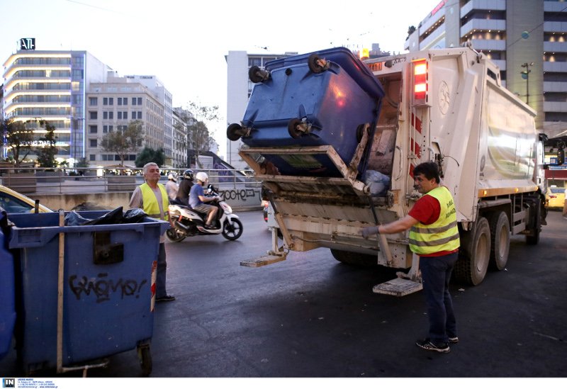Τρεις ημέρες θα χρειαστούν για να καθαρίσει η Αθήνα από τα βουνά σκουπιδιών | iefimerida.gr 0