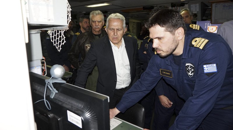 Ο υπουργός Αμυνας παρακολουθεί την άσκηση από την φρεγάτα Ψαρά- φωτογραφία intimenews