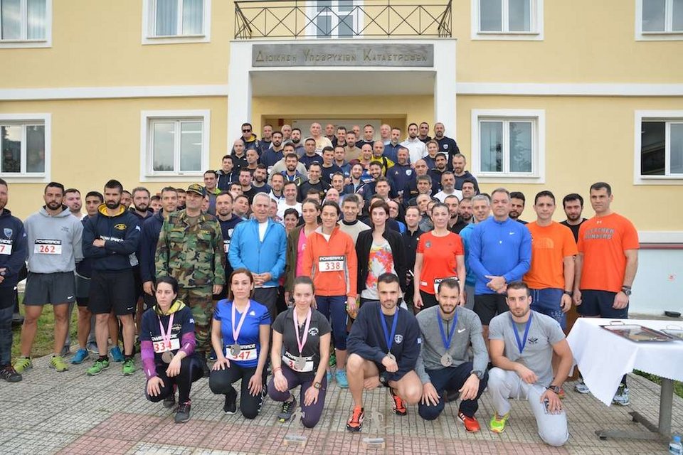  Αρχηγοί των Ενόπλων Δυνάμεων πήραν μέρος σε αγώνα δρόμου [εικόνες] | iefimerida.gr 2