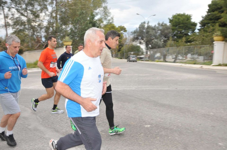  Αρχηγοί των Ενόπλων Δυνάμεων πήραν μέρος σε αγώνα δρόμου [εικόνες] | iefimerida.gr 3