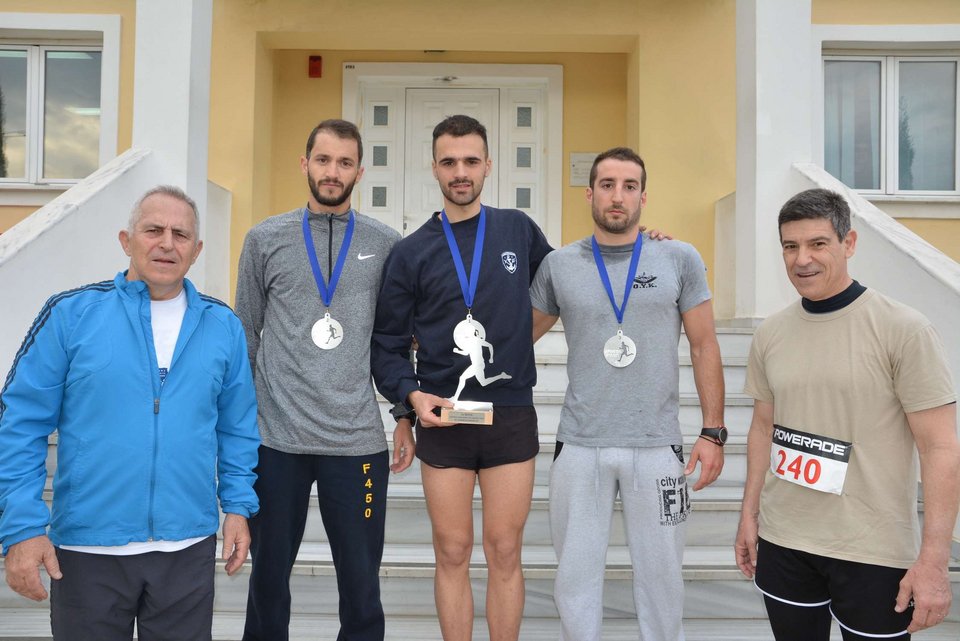  Αρχηγοί των Ενόπλων Δυνάμεων πήραν μέρος σε αγώνα δρόμου [εικόνες] | iefimerida.gr 5