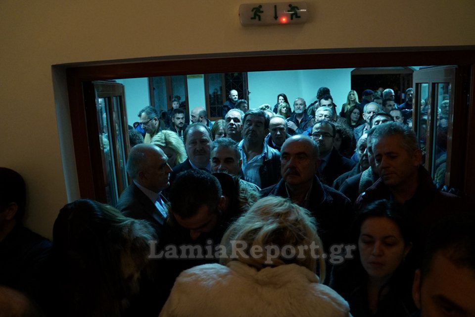 Ο Απόστολος Γκλέτσος έκανε τον σταυρό του και ανακοίνωσε την υποψηφιότητά του για περιφερειάρχης [εικόνες & βίντεο] | iefimerida.gr 2