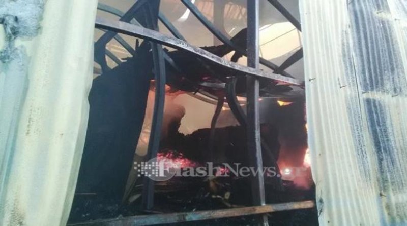 Παρανάλωμα του πυρός έγινε αποθήκη ξυλείας στα Χανιά [εικόνες] | iefimerida.gr 1