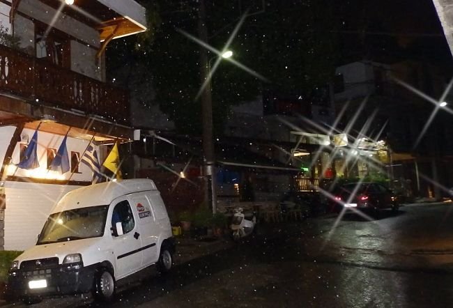 Χιόνι μέσα στο Πάσχα! Το «έστρωσε» σε Γρεβενά και Μέτσοβο [εικόνες] | iefimerida.gr 3