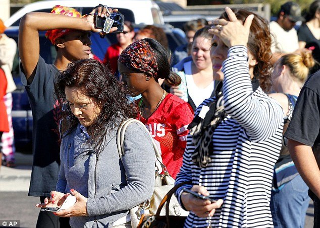 Πυροβολισμοί σε λύκειο στην Αριζόνα -Νεκρές δυο 15χρονες [εικόνες]  | iefimerida.gr 4