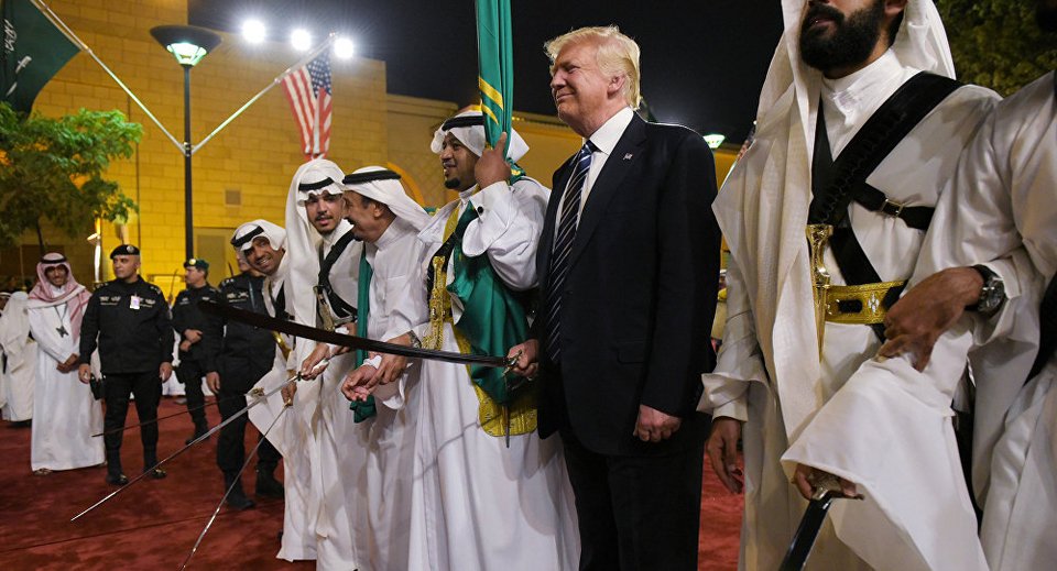 Η Le Monde εξηγεί τη «στροφή» του Ντόναλντ Τραμπ στη Μέση Ανατολή -Το αντίθετο του Ομπάμα [εικόνες] | iefimerida.gr 1