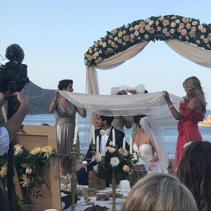 Σάκης Τανιμανίδης και Χριστίνα Μπόμπα σε αραβικό γάμο-υπερπαραγωγή στην Ελούντα [εικόνες] | iefimerida.gr 1