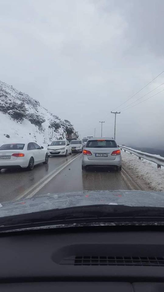 Στα χιόνια «θάφτηκε» η Αράχωβα -Κλειστό το Χιονοδρομικό Κέντρο Παρνασσού [εικόνες & βίντεο] | iefimerida.gr 3