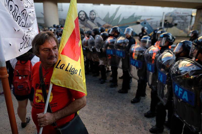 Παρέλυσε η Αργεντινή από την 24ωρη απεργία -Συγκρούσεις διαδηλωτών με αστυνομία [εικόνες&βίντεο] | iefimerida.gr 3