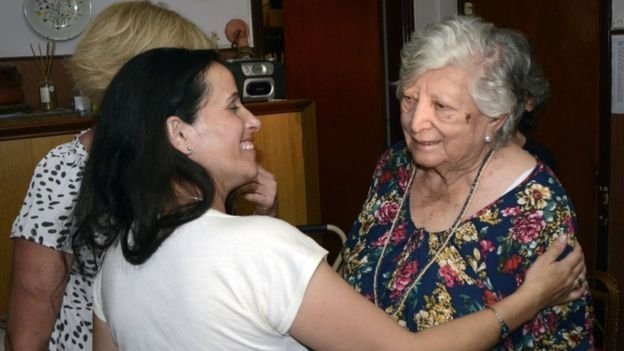 Μία απίστευτη ιστορία στην Αργεντινή: Μετά από 39 χρόνια πίστεψε ότι ξαναβρήκε την εγγονή της | iefimerida.gr 0