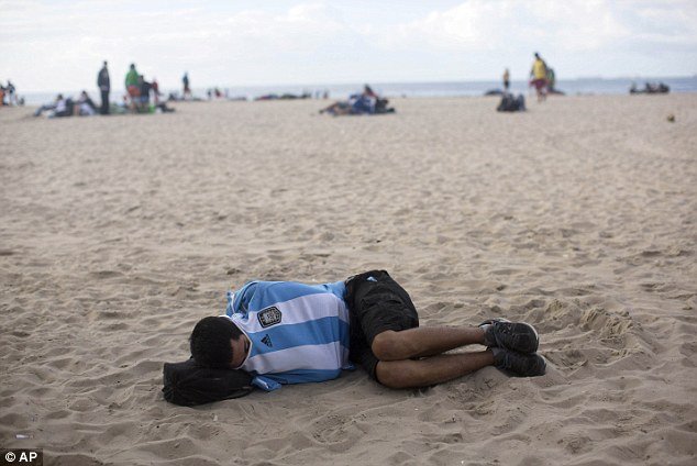 Δεν γυρίζουν σπίτι οι Αργεντινοί -Πήγαν στη Βραζιλία για το Μουντιάλ και ακόμη είναι εκεί [εικόνες] | iefimerida.gr 1