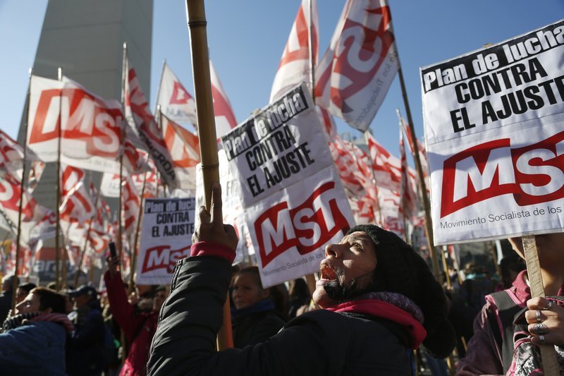 Αργεντινή: Παρέλυσε η χώρα λόγω της γενικής απεργίας -Διαμαρτύρονται για το ΔΝΤ [εικόνες] | iefimerida.gr 0