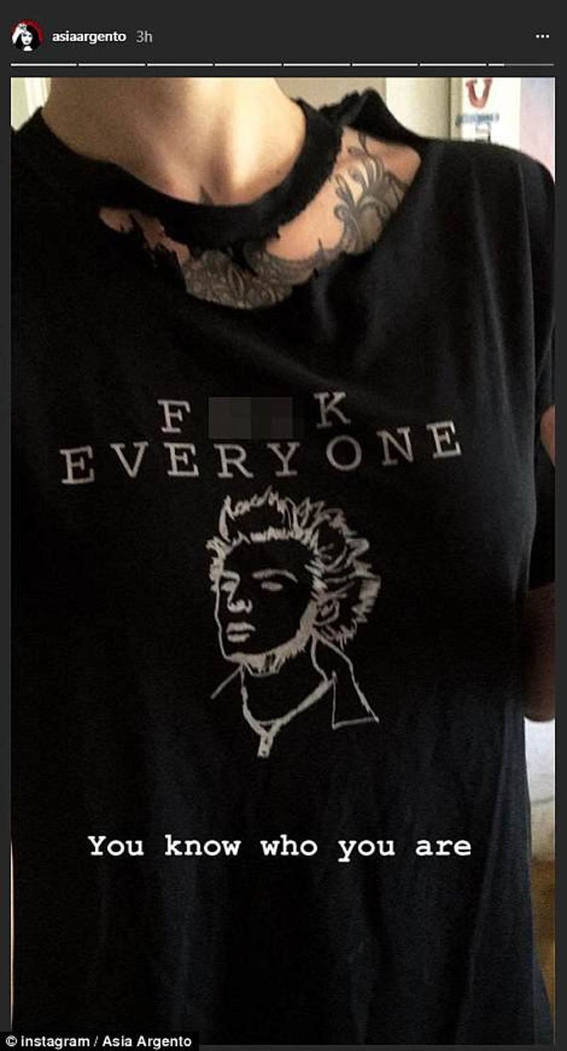 Η σύντροφος του Αντονι Μπουρντέν τον αποχαιρετά συντετριμμένη [εικόνες] | iefimerida.gr 1