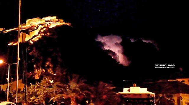 Κεραυνοί με φόντο το Παλαμήδι -Εγινε η νύχτα μέρα στο Ναύπλιο [εικόνες] | iefimerida.gr 2