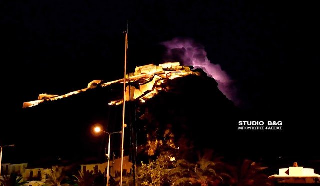 Κεραυνοί με φόντο το Παλαμήδι -Εγινε η νύχτα μέρα στο Ναύπλιο [εικόνες] | iefimerida.gr 3