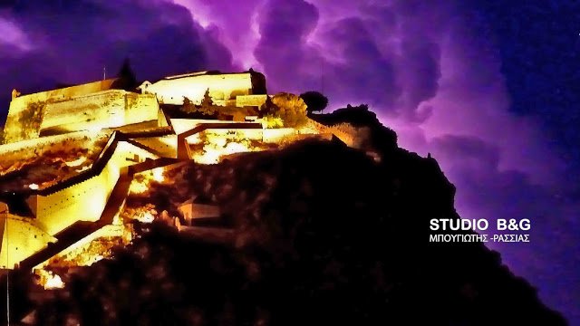Κεραυνοί με φόντο το Παλαμήδι -Εγινε η νύχτα μέρα στο Ναύπλιο [εικόνες] | iefimerida.gr 5