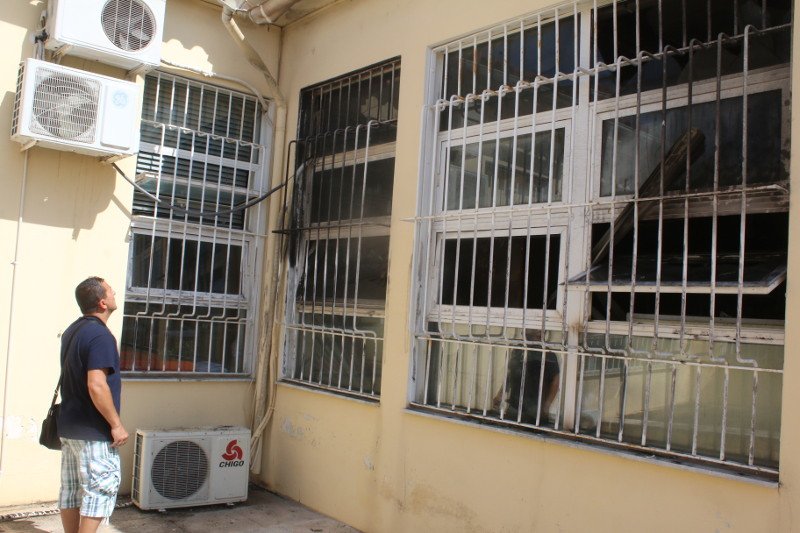 Αργος: Εμπρηστική επίθεση στη Διεύθυνση Μεταφορών -Κάηκαν ολοσχερώς 2 γραφεία [εικόνες] | iefimerida.gr 0