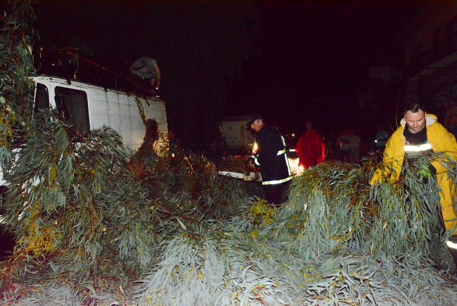 Ανοιξαν οι ουρανοί στο Αργος: Ποτάμια οι δρόμοι, πλημμύρισαν υπόγεια [εικόνες & βίντεο] | iefimerida.gr 2