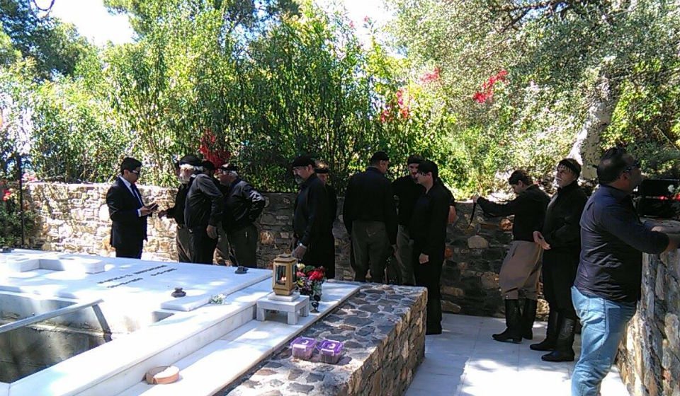 Κωνσταντίνος Μητσοτάκης: Ο αφοσιωμένος Μανούσος, το γράμμα του Γλέζου, οι επικήδειοι, τα ριζίτικα, η κατσούνα -Ο πόνος και η θλίψη μέσα από εικόνες και βίντεο | iefimerida.gr 10