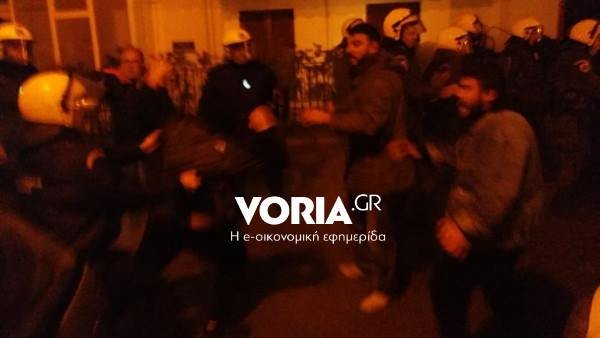 Θεσσαλονίκη: Επεισόδια & χημικά σε εκδήλωση με Γαβρόγλου-Τελικά ματαιώθηκε [εικόνες & βίντεο] | iefimerida.gr 3