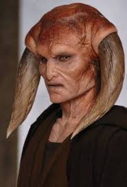 Σοκ -Πέθανε στα 42 του ηθοποιός ταινίας του Τζέιμς Μποντ [εικόνες] | iefimerida.gr 5