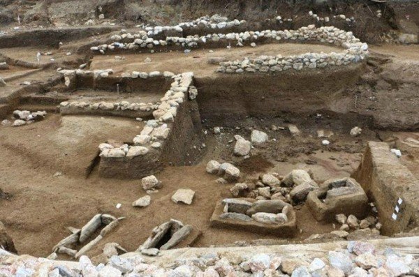 Η «Αμφίπολη» του Πλαταμώνα: Τι ανακάλυψαν οι αρχαιολόγοι [εικόνες] | iefimerida.gr 0