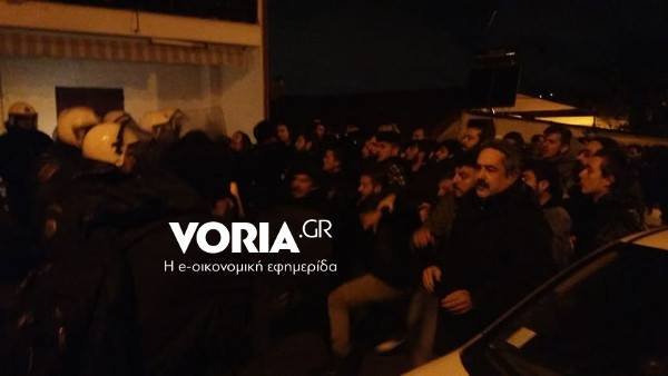 Θεσσαλονίκη: Επεισόδια & χημικά σε εκδήλωση με Γαβρόγλου-Τελικά ματαιώθηκε [εικόνες & βίντεο] | iefimerida.gr 4