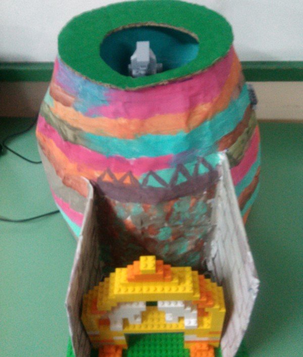 Μαθητές αποτίουν «φόρο τιμής»: Ο Λέοντας της Αμφίπολης από Lego [εικόνες] | iefimerida.gr 0