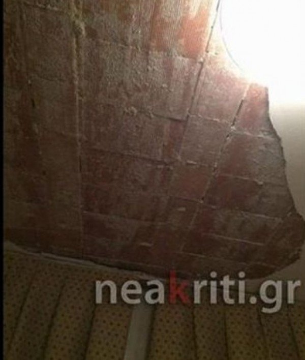 Απρόοπτο στη σχολική εκδρομή μαθητών από την Κρήτη στην Ιταλία -Τους έπεσε η οροφή στο κεφάλι [εικόνες] | iefimerida.gr 2