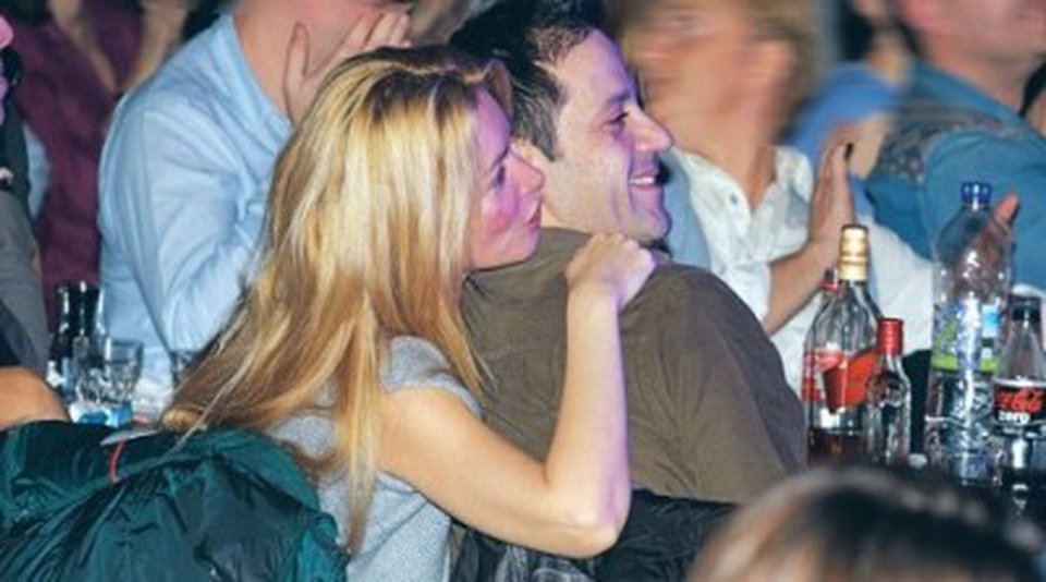 Η Αριελ Κωνσταντινίδη παντρεύτηκε κρυφά -Τον κολλητό της φίλο [εικόνες] | iefimerida.gr 1