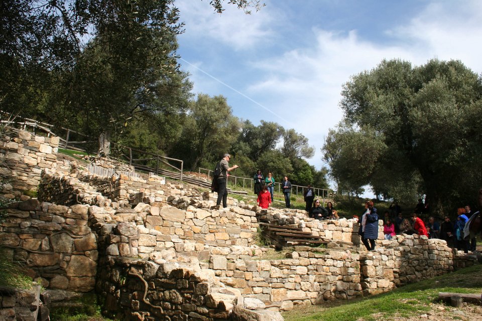 Ξενάγηση στα βήματα του Αριστοτέλη - Γνωρίζουμε την πατρίδα του φιλοσόφου, τα Στάγειρα [εικόνες] | iefimerida.gr 2