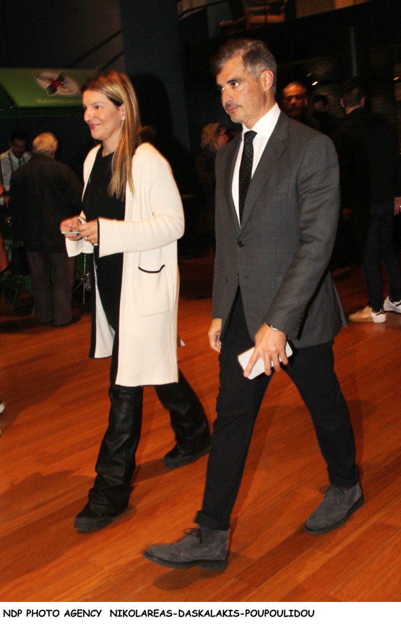 Αγνώριστος ο Αρης Σπηλιωτόπουλος: Με μαύρα μαλλιά και μουστάκι [εικόνες & βίντεο] | iefimerida.gr 2