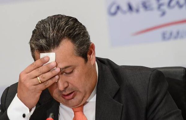 «Αριστερό χούφτωμα» -Το Τwitter ξεσπαθώνει με τον ερωτύλο πρέσβη της Βενεζουέλας [εικόνες] | iefimerida.gr 0