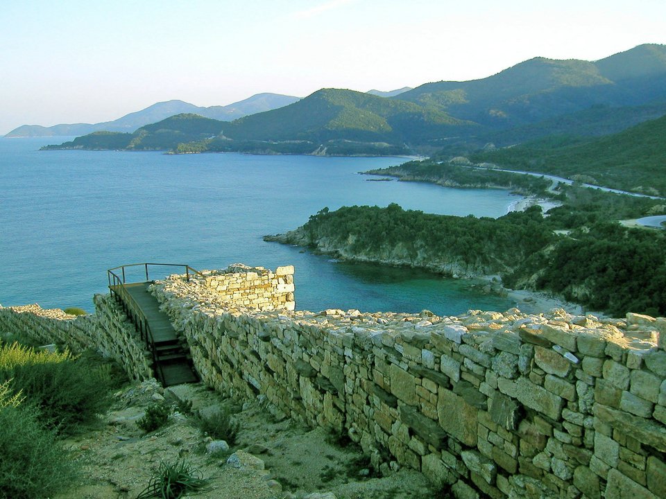 Eκεί που περπατούσε ο Αριστοτέλης -Αναβιώνει ο Περίπατός του στη Χαλκιδική [εικόνες] | iefimerida.gr 1