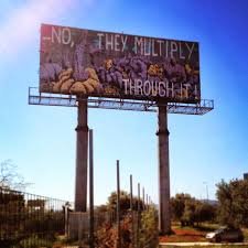 Τα «χαϊκού» της Αττικής οδού: Ποιοι είναι οι καλλιτέχνες των διαφημιστικών πινακίδων [εικόνες] | iefimerida.gr 1