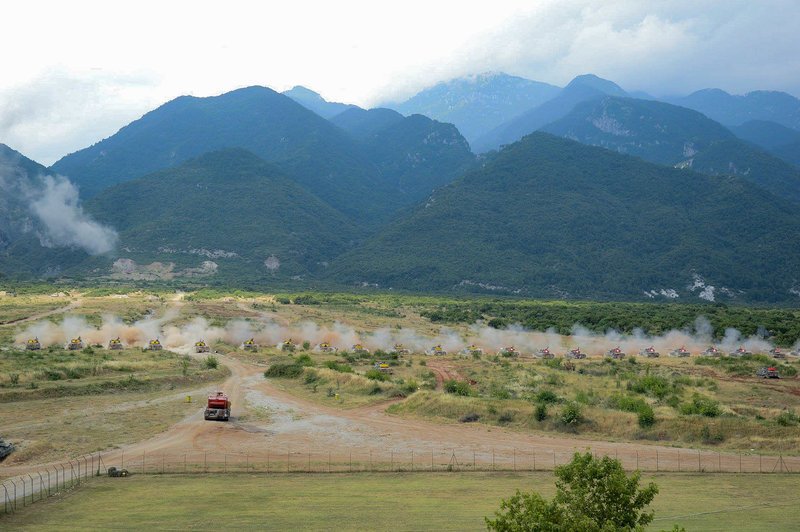 Οι «βροντές του Δία» έπεσαν στο Λιτόχωρο -Η άσκηση του 1ου Συντάγματος Ιππικού [εικόνες] | iefimerida.gr 3