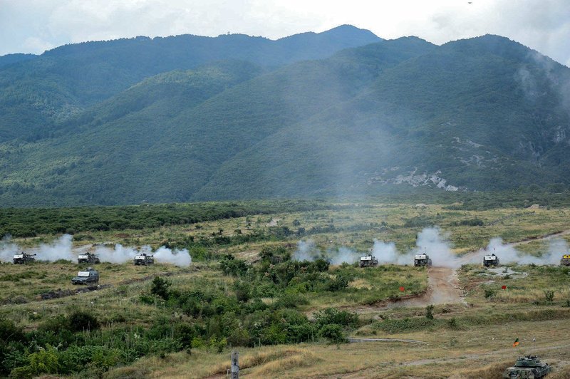 Οι «βροντές του Δία» έπεσαν στο Λιτόχωρο -Η άσκηση του 1ου Συντάγματος Ιππικού [εικόνες] | iefimerida.gr 5