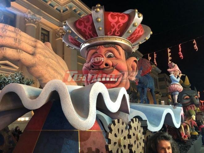 Πάτρα: Τα καρναβαλικά άρματα βγήκαν σεργιάνι στους δρόμους [εικόνες & βίντεο] | iefimerida.gr 0