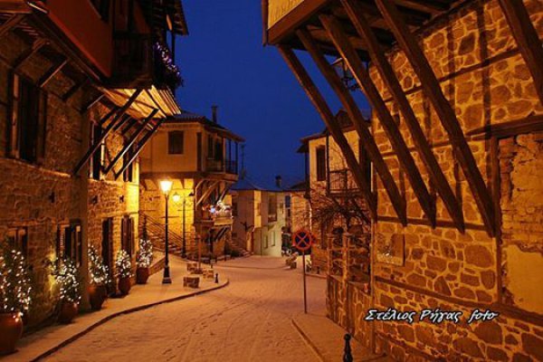 Σε κλοιό χιονιά η Βόρεια Ελλάδα: Το έστρωσε ακόμη και στη νότια Χαλκιδική [εικόνες] | iefimerida.gr 8