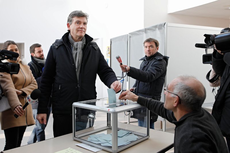 Ο Αμόν νικητής στον α' γύρο των προκριματικών των Γάλλων σοσιαλιστών | iefimerida.gr 5