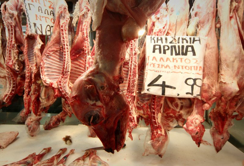 Κορυφώνεται η κίνηση στην αγορά -Πόσο κοστίζει το πασχαλινό τραπέζι [λίστα] | iefimerida.gr 2